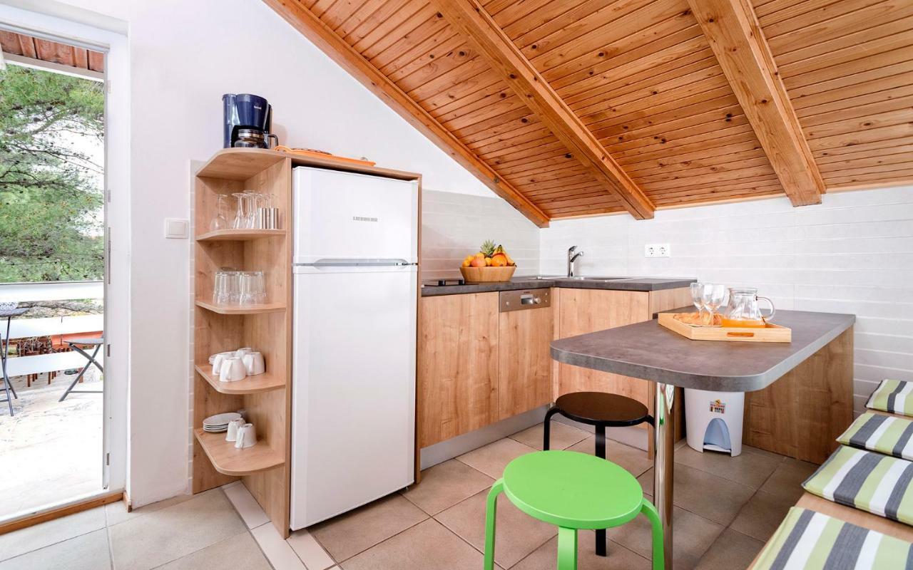 Nivia Jelsa (Hvar)